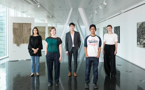 Preisträger*innen des STRABAG Artaward International 2020 (v.l.n.r.): Sophie Gogl, Florina Leinß, Minh Dung Vu, Shuvo Rafiqul, Birke Gorm