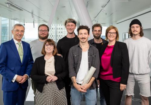 Preisverleihung STRABAG Artaward International 2022 v. l. n. r.: Thomas Birtel, Ákos Ezer, Tanja Skorepa, Andreas Werner, Dániel Bernáth, Marcin Jasik, Julia Schuster, Georg Pinteritsch, Foto: Eva Kelety