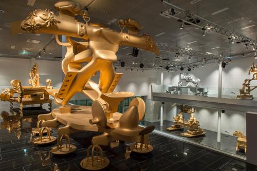 Der Gironcoli-Kristall mit 9 Polyesterskulpturen Bruno Gironcolis, Foto: Rudi Froese Photography